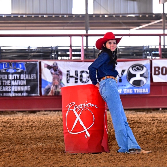 Meet your Posher, Molly - Picture 1 of 1